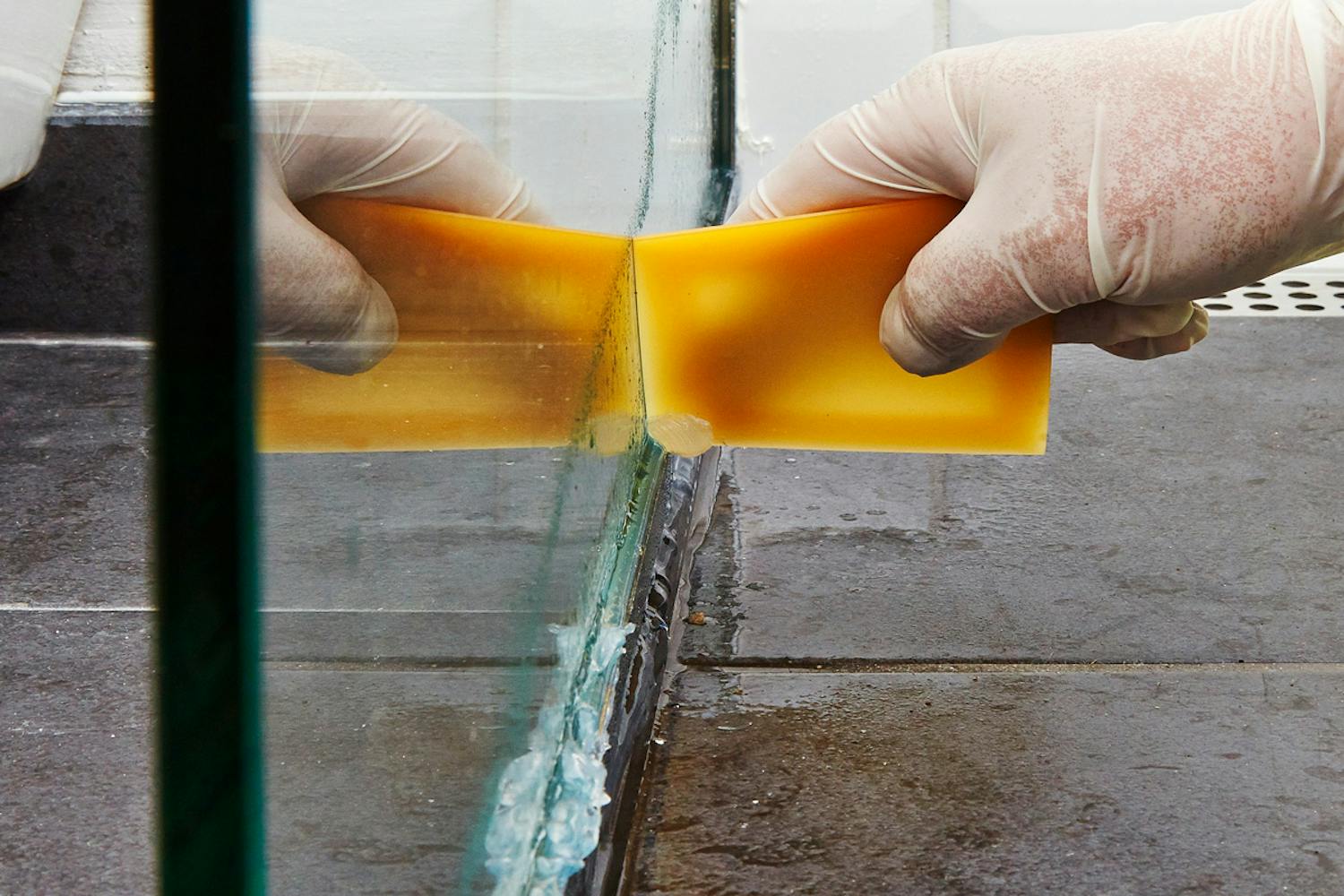 Hvilken fuge til vått glass?